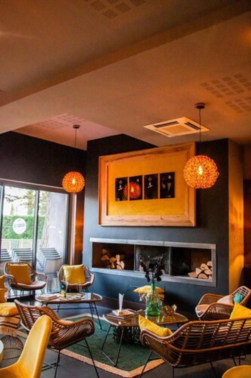 Le Safari Hotel Restaurant Carpentras Bagian luar foto