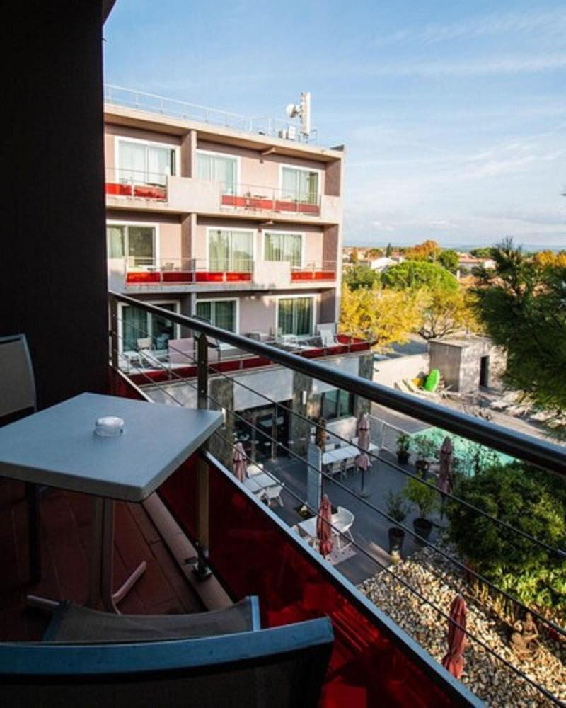 Le Safari Hotel Restaurant Carpentras Bagian luar foto