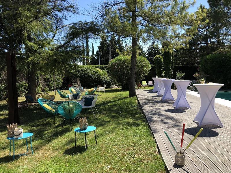 Le Safari Hotel Restaurant Carpentras Bagian luar foto