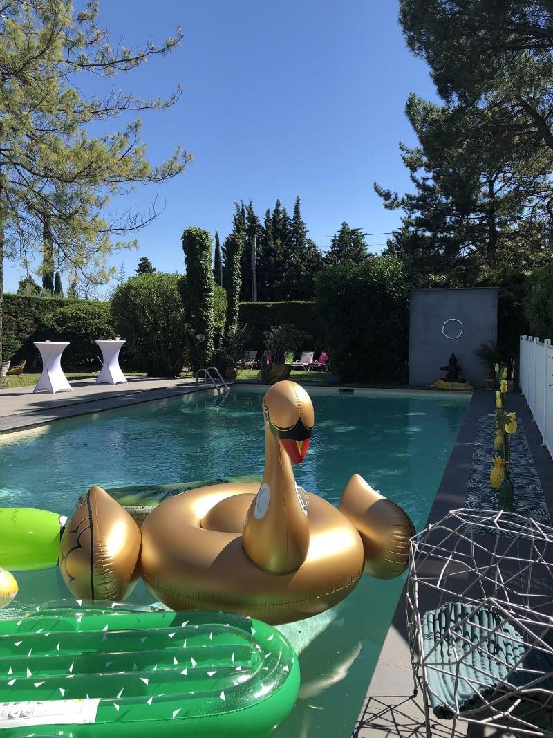 Le Safari Hotel Restaurant Carpentras Bagian luar foto