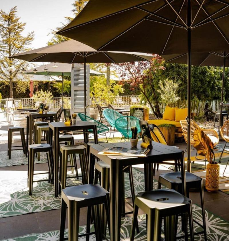 Le Safari Hotel Restaurant Carpentras Bagian luar foto