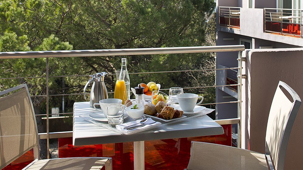 Le Safari Hotel Restaurant Carpentras Bagian luar foto